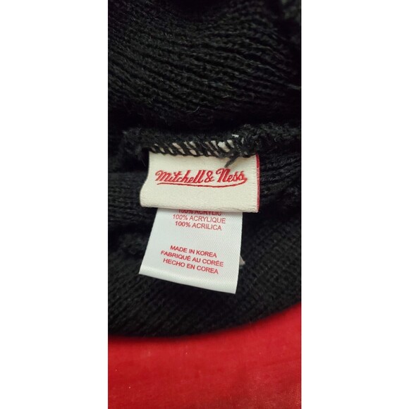 Brooklyn Nets Mitchell & Ness NBA Basketball Team Logo Pom Pom Knit Hat Beanie - Picture 6 of 6